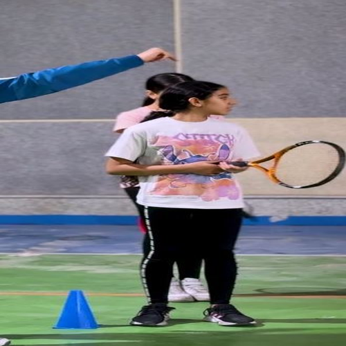 برنامج التنس للأولاد والبنات – أكاديمية ون واي الرياضية في الخبر
