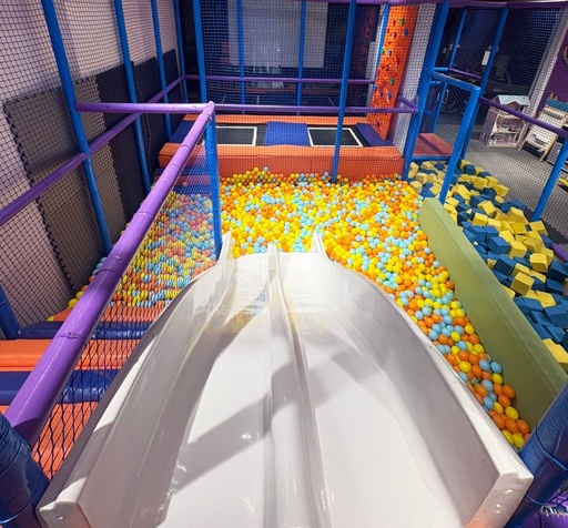 Weekend Unlimited Play with Meal for Kids (Ages 1–10) – Kids Toy Bell Entertainment Center in Medina, Al-Badrani District